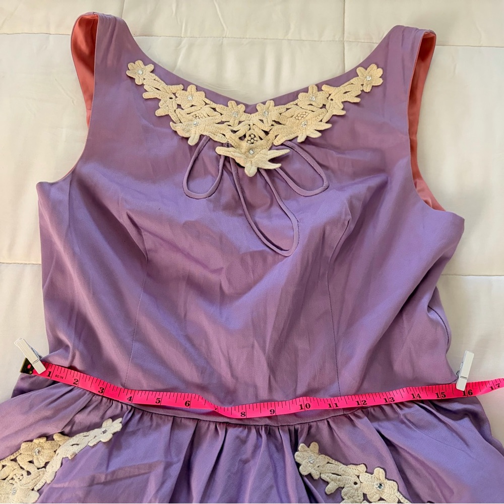 Tatyana Lavender Sleeveless Dress Cream Accents size Large with pockets 💜 - Picture 3 of 4